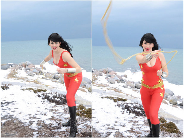 Wonder Girl; Uniform 