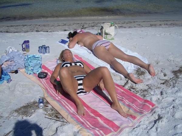Boobs on Beach - Girls Naked On The Beach; Amateur Beach 