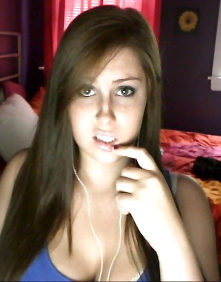 Flirting on my webcam! > Photo #6; Babe 