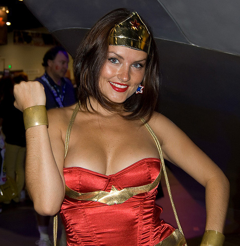 Nice Wonder Woman; Uniform 