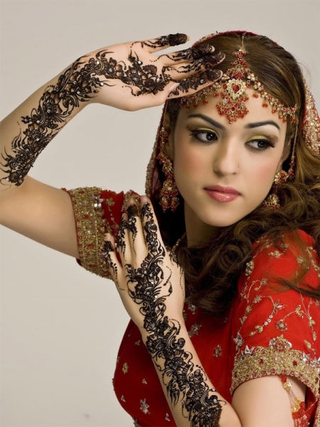 Lovely Indian Bride; Asian Babe Brunette Indian 
